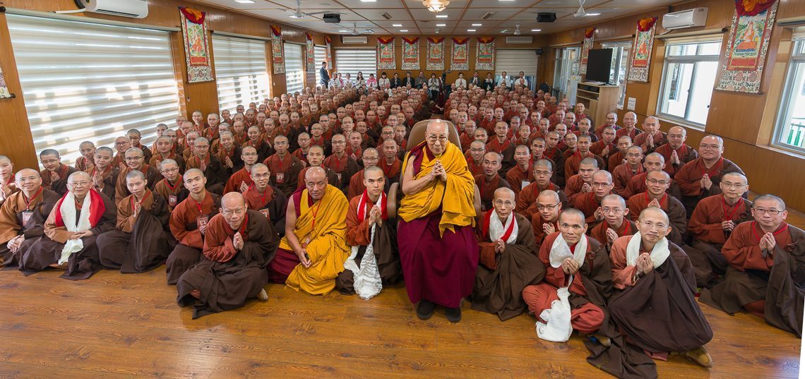 台湾からの僧侶たちとの祈祷会
