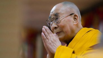 オマール・アブドゥラ氏を祝福