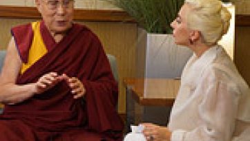 レディー・ガガ氏によるインタビューと、全米市長会議の基調講演