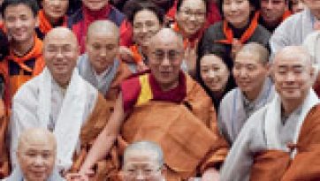 離日前に在日チベット人と韓国人と会見
