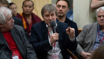 ロシア人科学者と仏教学者の対話 初日