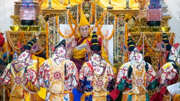 ダライ・ラマ法王の長寿祈願法要