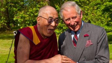 チャールズ英国王の王位継承を祝福